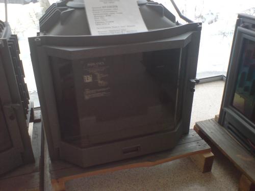 Френска чугунена горивна камера с призматично  стъкло, Номинална мощност: 10 кВ , Стъкло-керамика ,Димоотвод -ф 200 ,Тегло - 128 кг. , 5 години гаранция , Производител :Fonte Flamme- Франция.